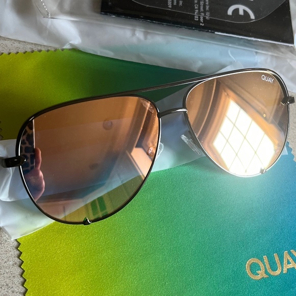 QUAY Australia High Key Sunglasses - Picture 2 of 7